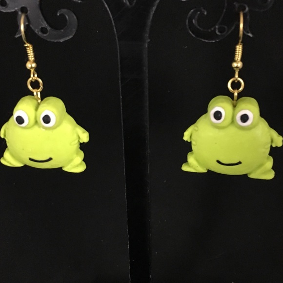 Handmade Polymer Clay Frog Earrings - Picture 2 of 7